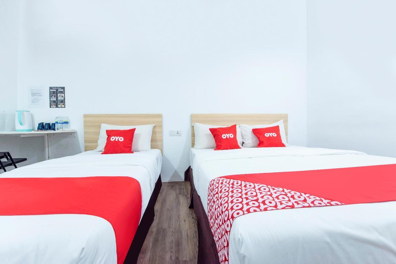 ג'והור בהרו Oyo 90403 North City Hotel מראה חיצוני תמונה