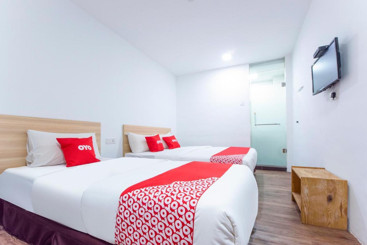 ג'והור בהרו Oyo 90403 North City Hotel מראה חיצוני תמונה