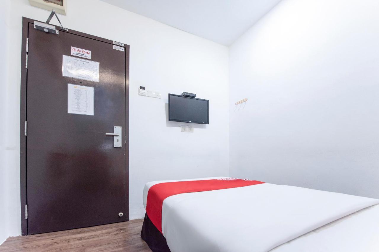 ג'והור בהרו Oyo 90403 North City Hotel מראה חיצוני תמונה